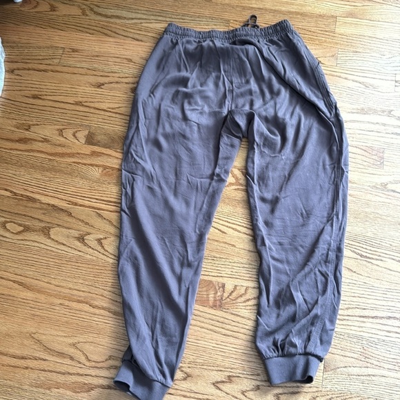 Splendid taupe, jogger size medium - Picture 3 of 3